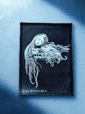 Mädchen mit Biest Patch Medium