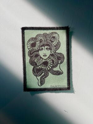 Medusa Portrait Patch grün