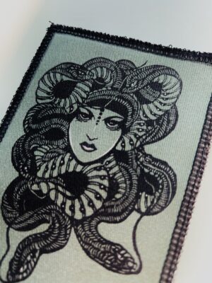 Medusa Portrait Patch grün